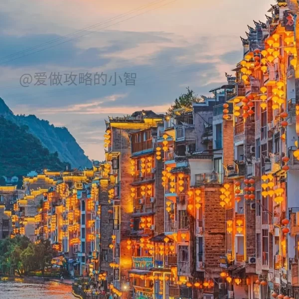 纯净贵州-黔·山·秀·水双飞6日-纯玩无购物/全程含8正餐/5晚4钻+1晚西江千户苗寨民宿/深度游玩：百里杜鹃 | 黄果树瀑布 ·荔波小七孔·西江千户苗寨