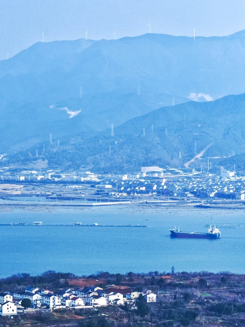 『山海桃源·升级帝王蟹宴』乐居宁海5花轻奢499，携程4钻酒店连住，免费棋牌，2早4正，打卡许家山石头村·龙屿观景台·饭桶山！