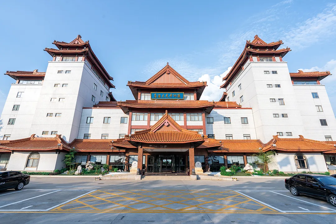 【水世界狂欢&龙虾盛宴&三街古镇夜游】三晚携程4钻开元酒店、3早6正、升级一餐龙虾宴、夜游珠溪古镇/盐城母亲河/欧风花街、盐城长乐水世界、盐城康养四日599