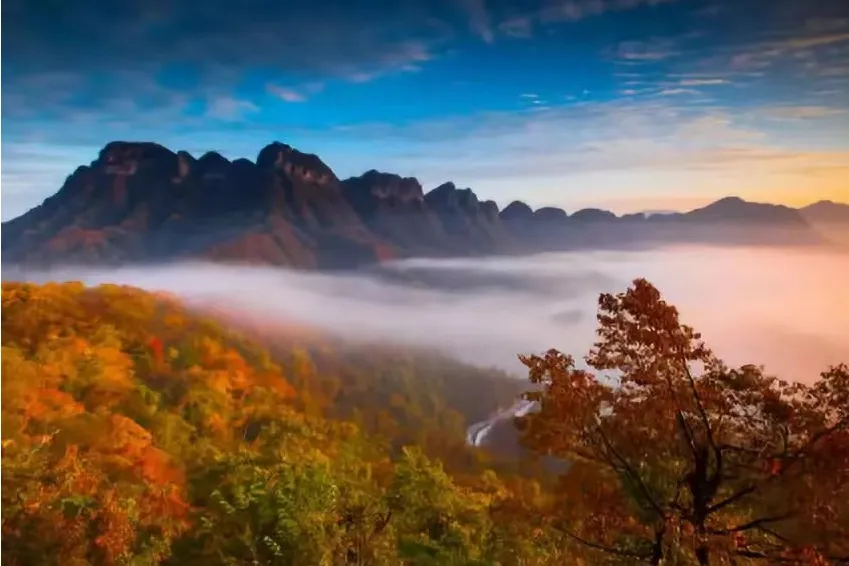 懒游光雾山，一懒到底！连住五晚四钻不挪窝，龙头山云海游山不爬山，晚出早归，好玩不累，好景不贵！