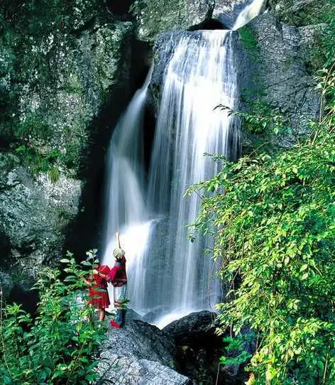 上海避暑后花园❤清凉夏霖网红漂流❤两晚四星鹿客岛花园酒店❤升级三餐徽菜特色餐❤河沥溪老街❤K歌棋牌全免费❤带车带导真纯玩❤冰点价399避暑奢华三日游