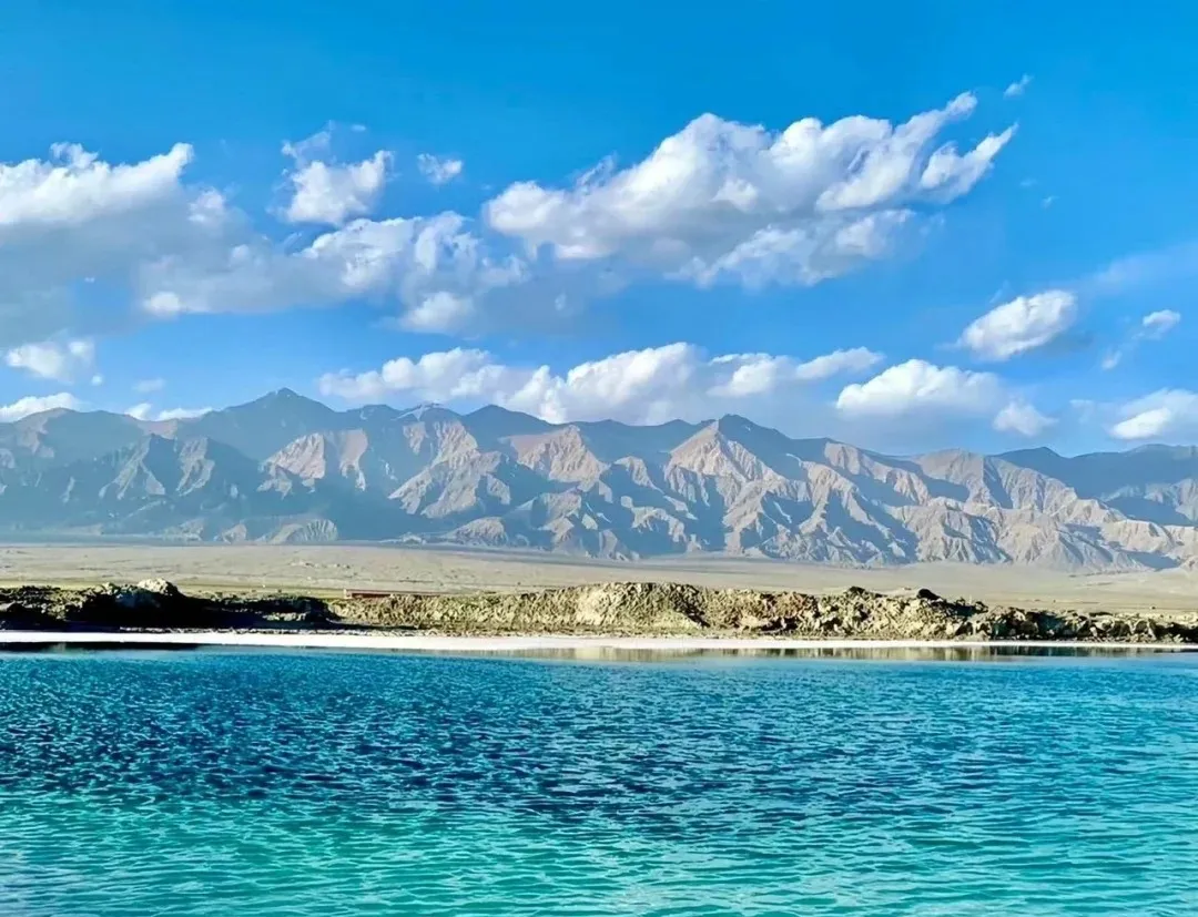 和我去一次海西吧，风景美到封神，8天时间飞机出行，剔除极度高海拔的可可西里，只玩海拔友好又漂亮的地方，20位精品团，5晚四钻，40餐标，2+1大巴~