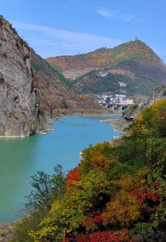 川越光雾山两省连游双飞 6 日，性价比无一能比数我最高，直飞汉中不走冤枉路，坐2+1陆地头等舱，住4+5钻酒店，吃40元高餐标，玩光雾山的精华景点
