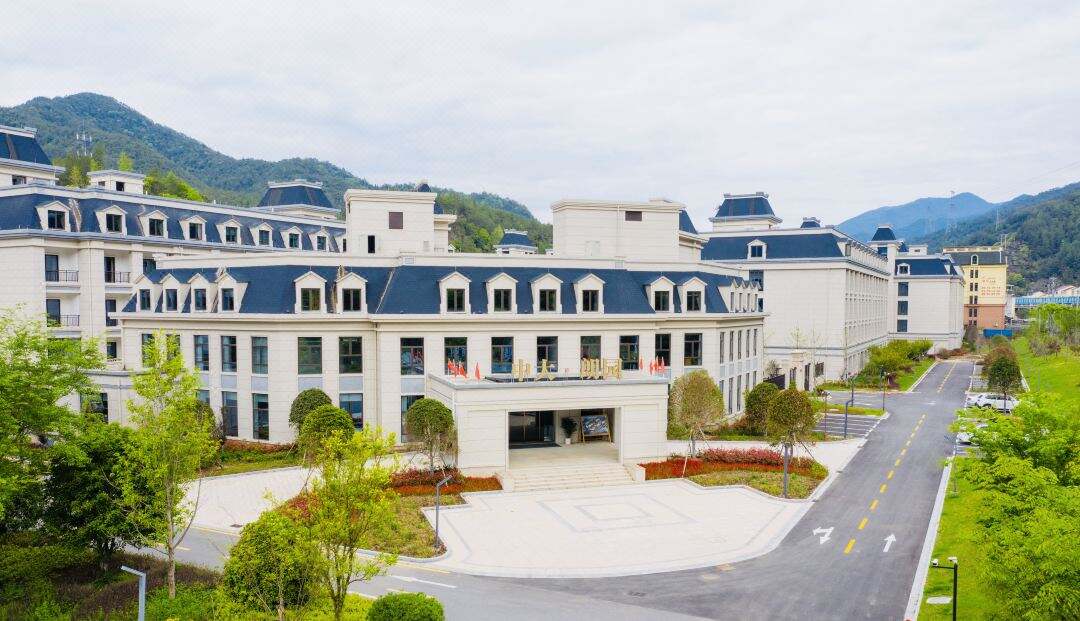 丽水大型活动：399元/人丽水避暑特惠4天3晚-夜游古堰画乡-仙宫湖-箬寮原始森林-含3早3正餐-棋牌KTV免费