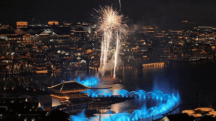 国庆节~宜兴·窑湖小镇·日景夜景·送门票·轻奢4钻·洲际·智选假日·2日游·388·水舞烟花秀·网红陶二厂·美丽云湖~再送2正餐