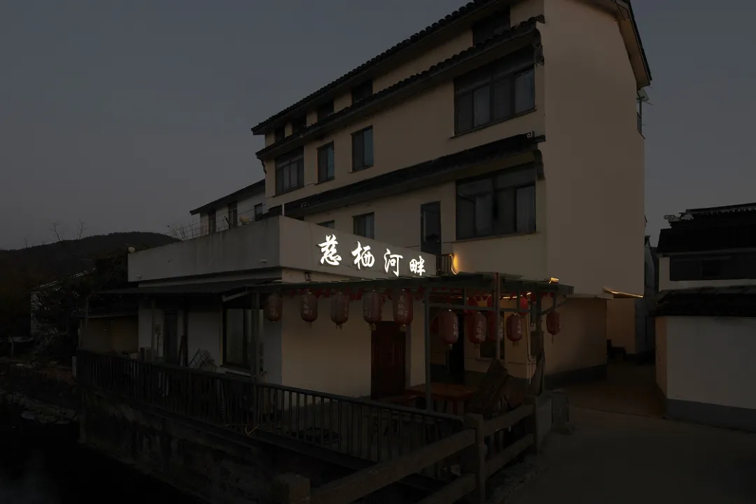 b1a3f28385fb028378153f72928f2085-sz_1402126