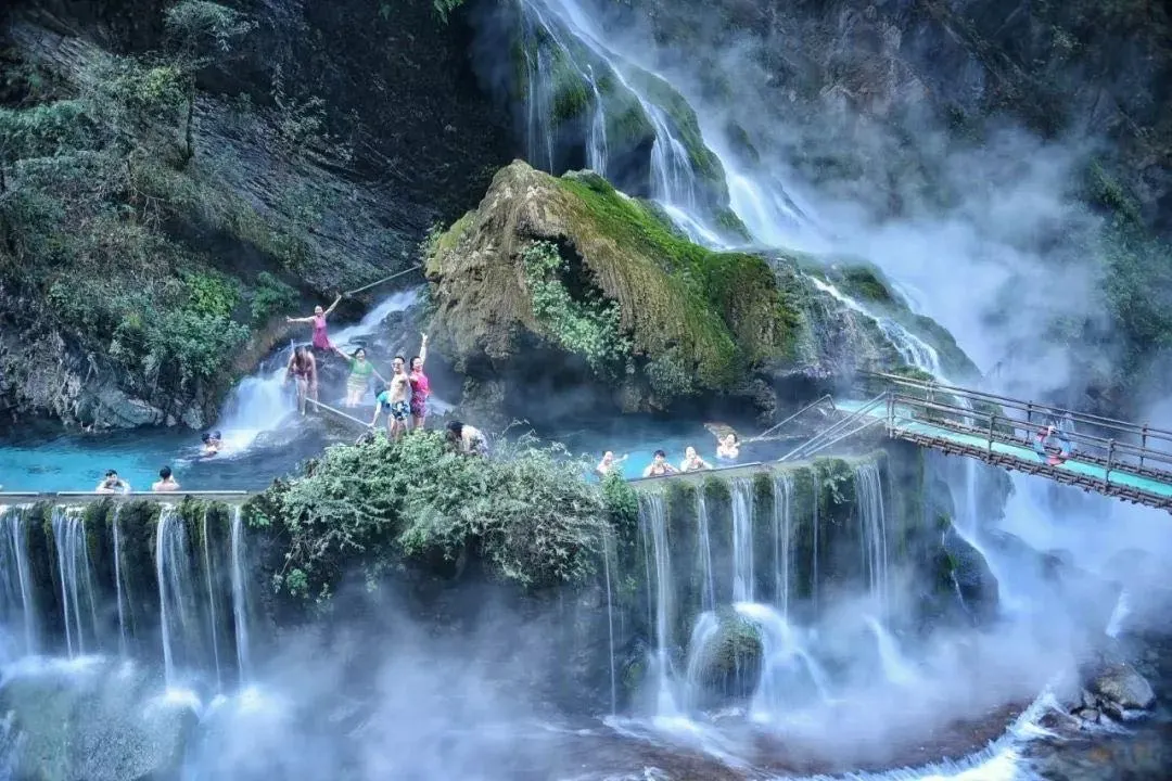 云南+四川【行摄纯玩❤️滇北川南】会泽大地缝+九十九里温泉+泸沽湖+丽江+香格里拉+白水台+梅里雪山+大理·深度双卧14日