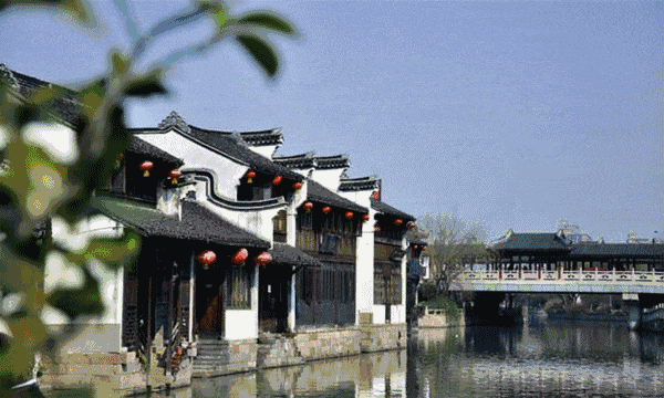 【嘉兴丽顿酒店金秋升级】399元纯玩3日游！2自助早4正升级餐！特别福利/性价优选/餐餐美味！跟车游打卡地标/欣赏古城秋韵，免费赠送棋牌&KTV！