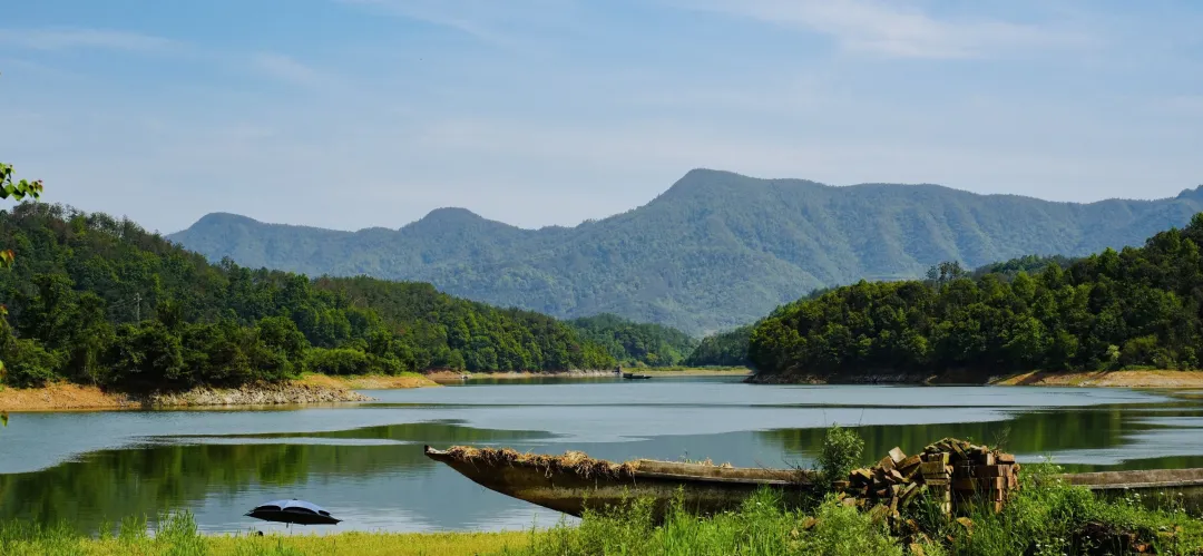 一价全含￥真纯玩2680元【黄金海岸】庐山西海滕王阁双卧7日游●连住4晚4钻酒店不挪窝●西海落日红酒晚宴●2+1豪华保姆车☎