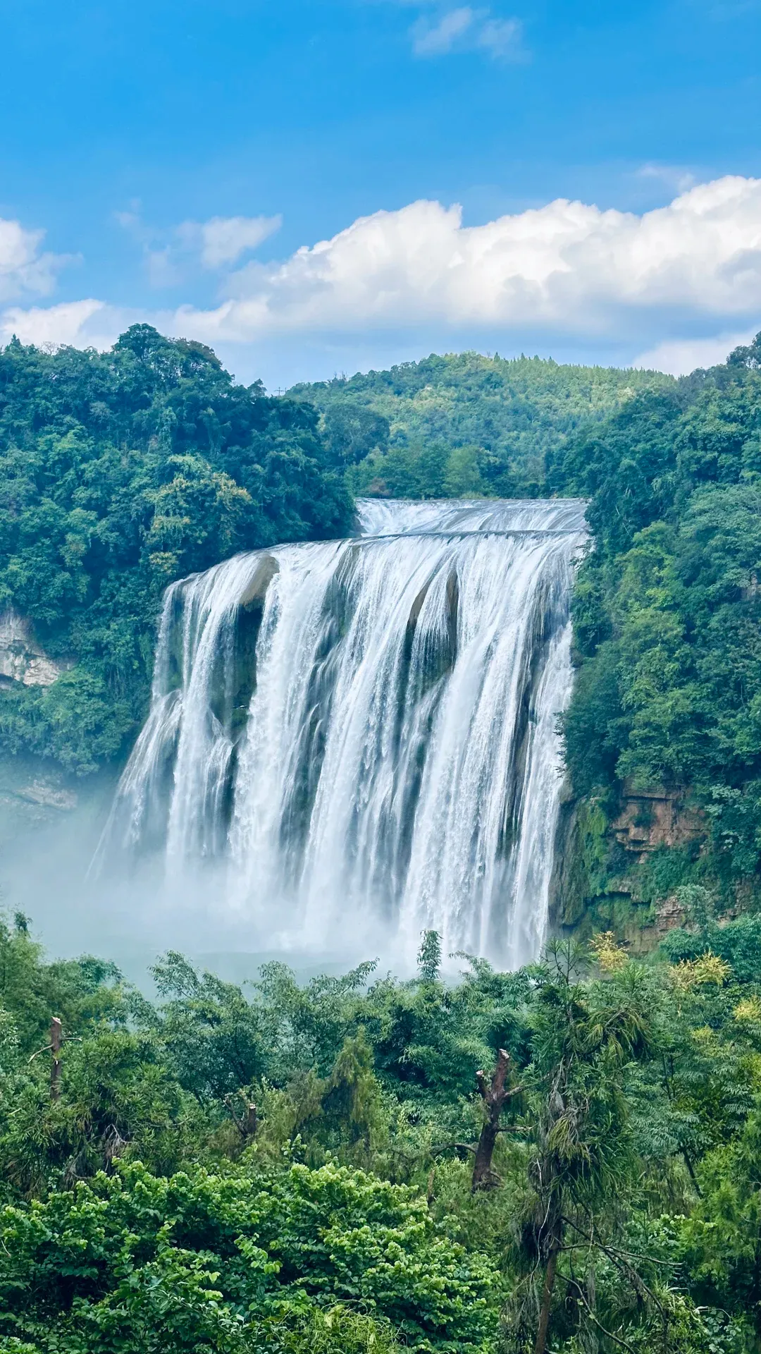【我在贵州等你双卧7日游】❤️纯玩2999元❤️赠送200旅拍代金券●全程免押金入住●行车配备旅游百宝箱●单人出行免费拼房●赠送瓦罐宴+庆丰宴+高山流水长桌宴
