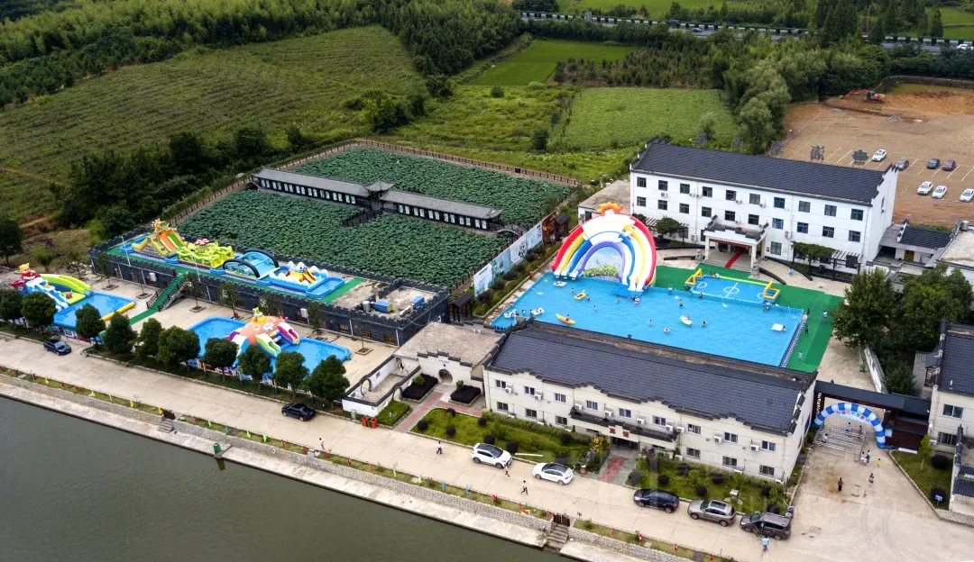 ☞七星汤泉&海棠康养【499元入住一人一间豪华大床房｜旅居康养5日游】❤免费游泳馆❤夜晚灯光秀❤采摘园免费赠送一次 园内畅吃❤4早7正❤免费棋牌