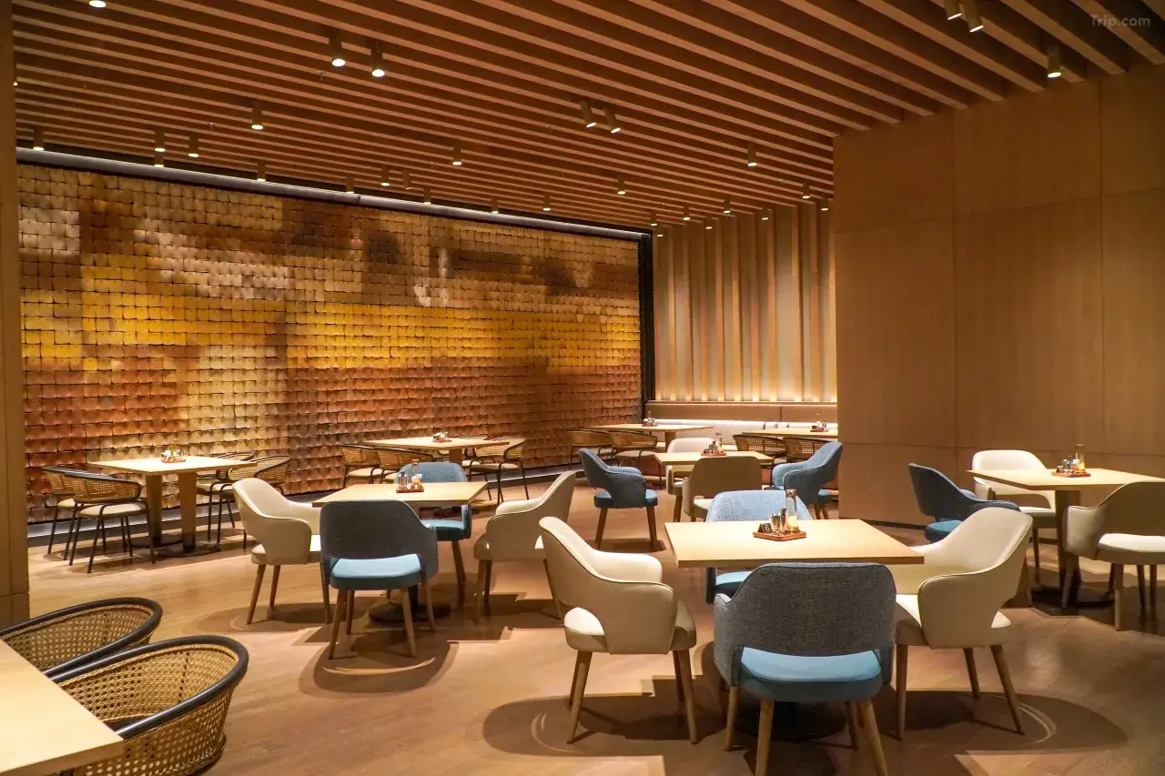 02005120008eyo8meCCC8_W_1280_853_R5