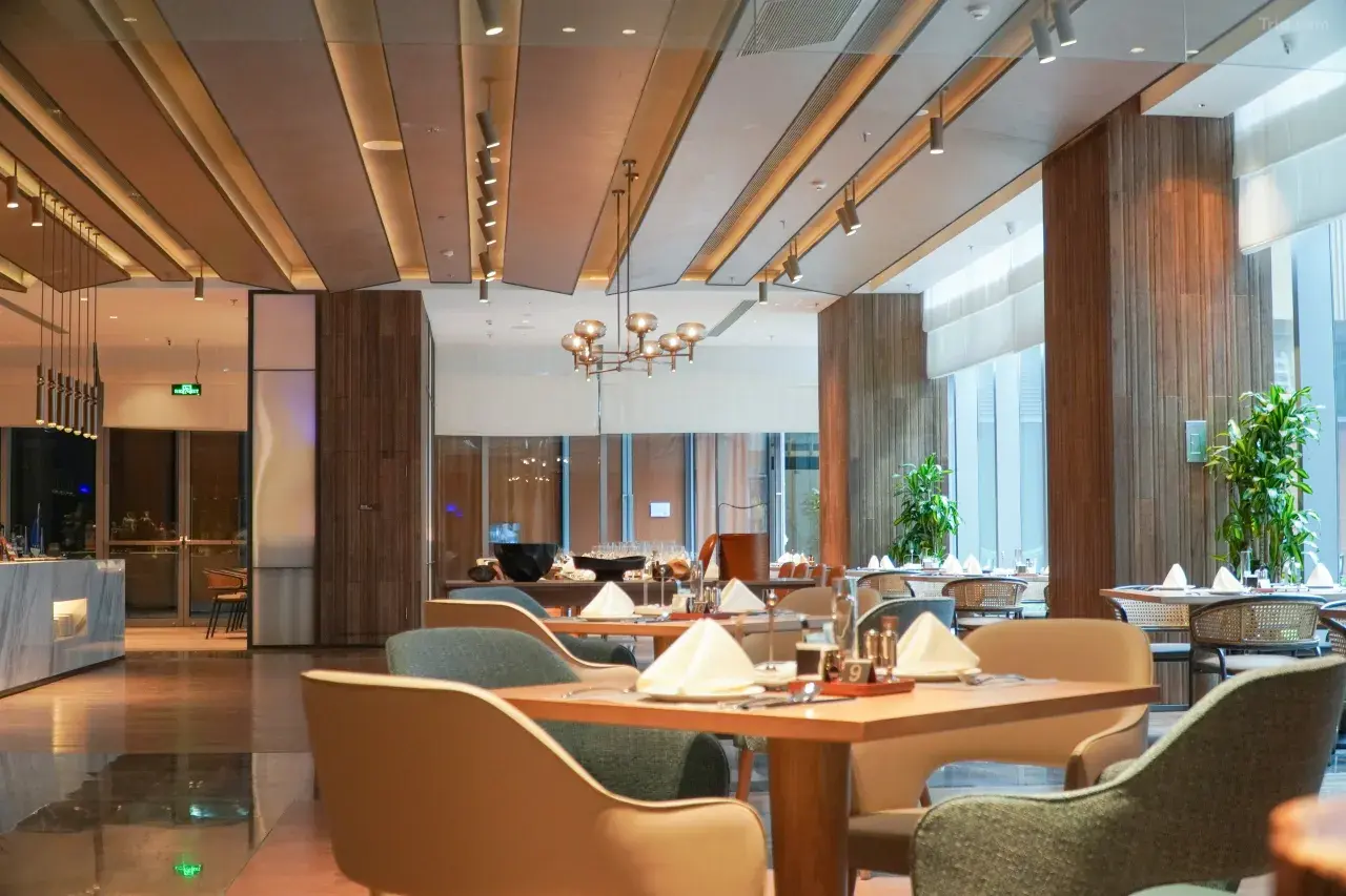 0200j120008eyny5zA6D7_W_1280_853_R5