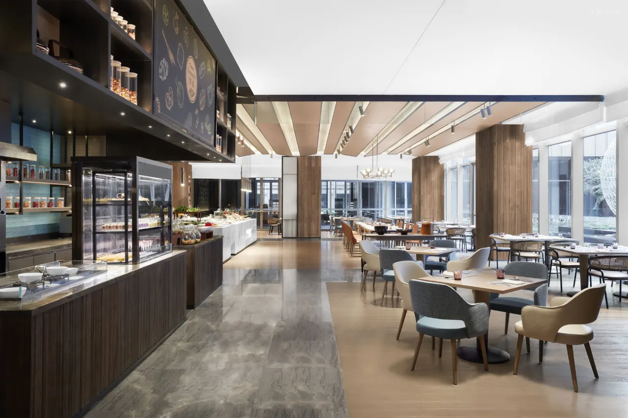 0220m12000ascge8pACB9_W_1280_853_R5