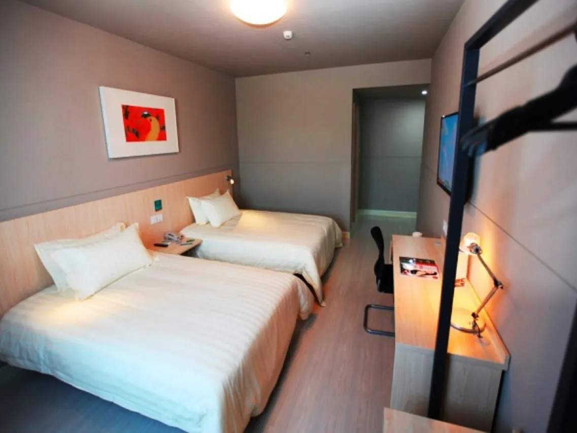 0AD0s12000au7dvloB85F_W_1280_853_R5-1