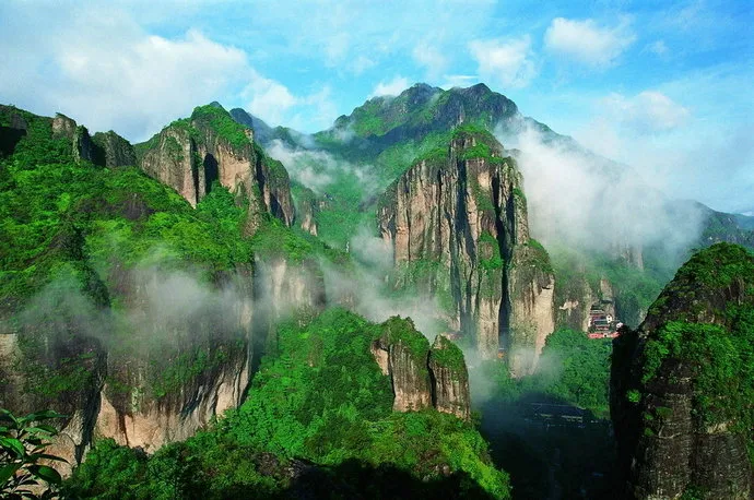 0d2cc9570494c71c1a1e0a8efa173278-sz_115693-1