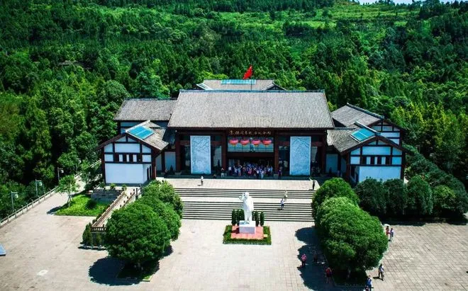 10.25 27日铁发，光雾*幻境 米仓山【漫游光雾幻境✨双飞6日】