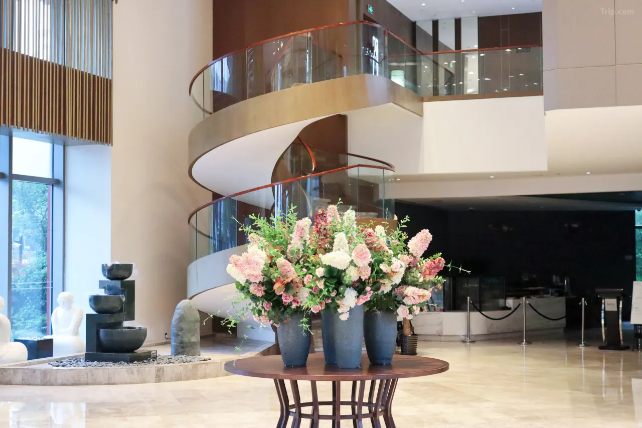 1mc4t12000ebfnz80BA94_W_1280_853_R5 1mc4t12000ebfnz80BA94_W_1280_853_R5