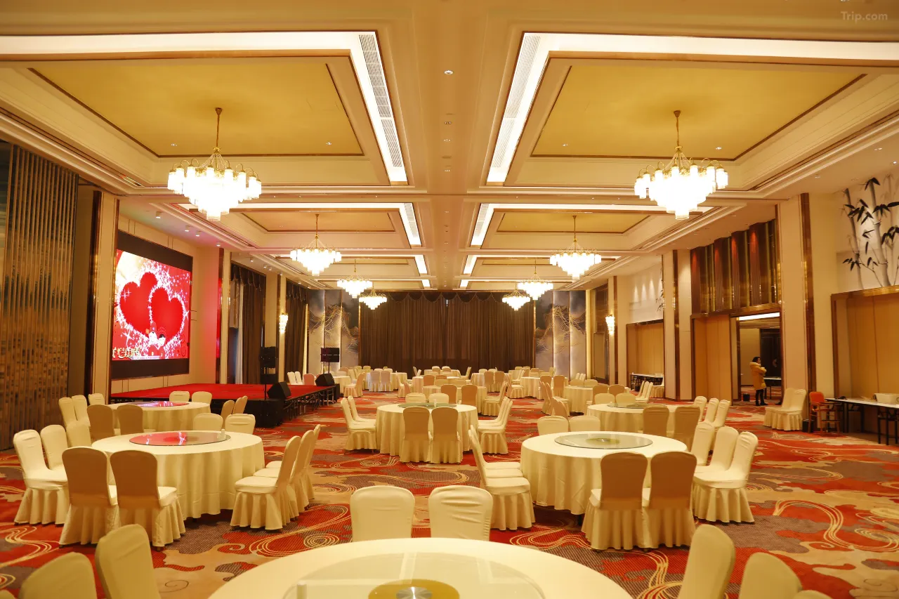 200j14000000wzdavF6CC_W_1280_853_R5 200j14000000wzdavF6CC_W_1280_853_R5