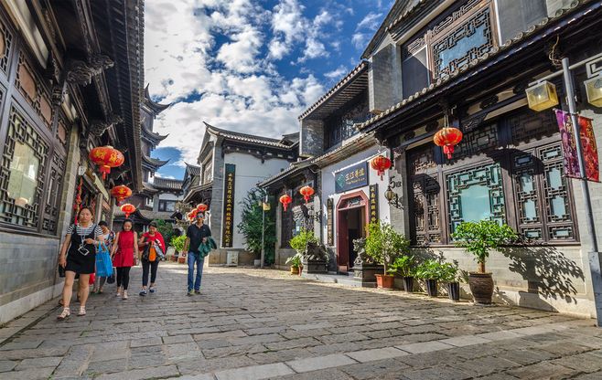 【上海自组班·金色腾冲·相约芒市·风情瑞丽·双飞8日】醉美银杏村·腾冲热海·洞山温泉·全程四钻酒店·2+1保姆车