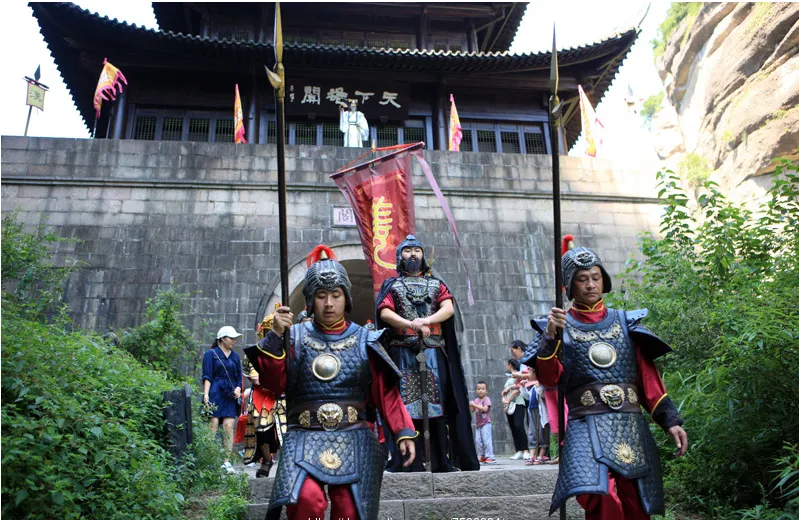 2165e91e517c4b97b0134f9dc6e4ef7c-sz_936079