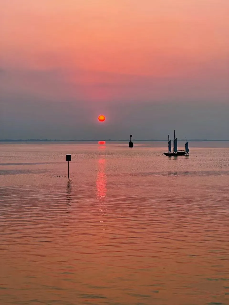 【499元/人船游千垛赏菊品蟹-船游高邮最美日落汽车纯玩3天2晚】2晚住珠湖小镇度假酒店-含2早5正-免费棋牌娱乐