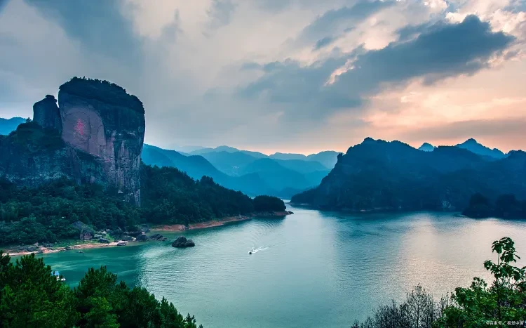 5503028087175bc8c52f841322ba5eae-sz_2547320