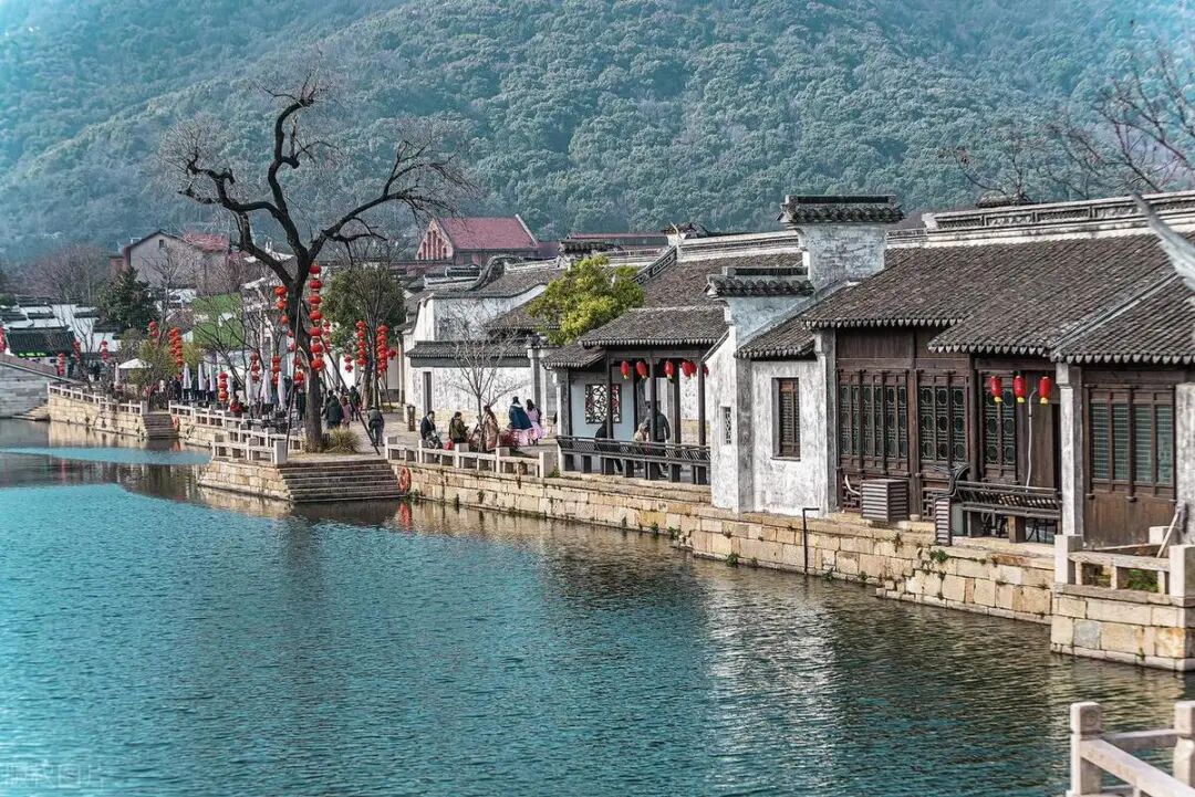 无锡五钻【彰德度假酒店】3天2晚，349元每人，4正2早！漫步无锡，寻觅江南水乡的诗和远方！享棋牌&KTV&健身房等娱乐！