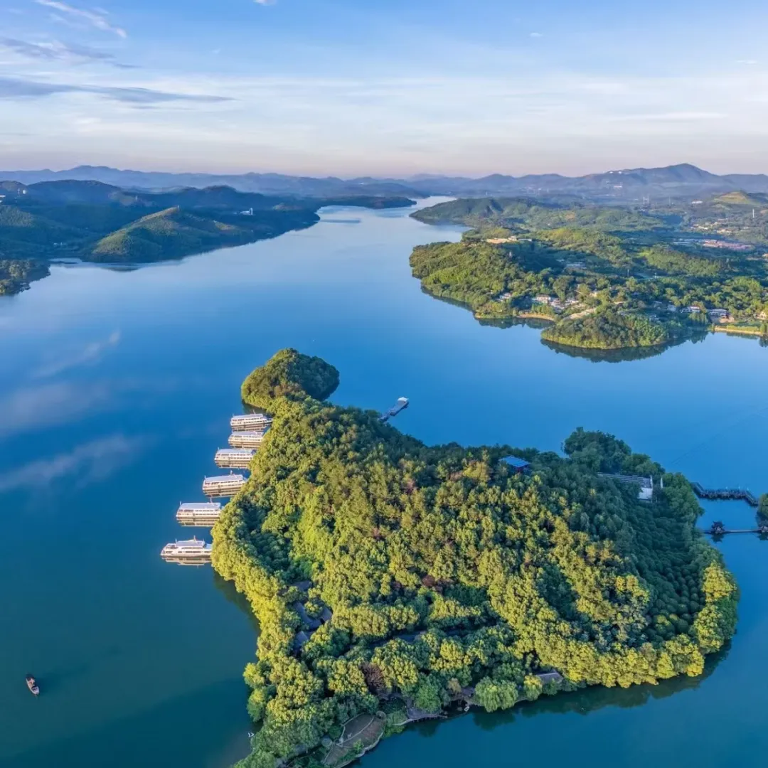 bbf7244cc198d4671e5b102c646f4052-sz_941979