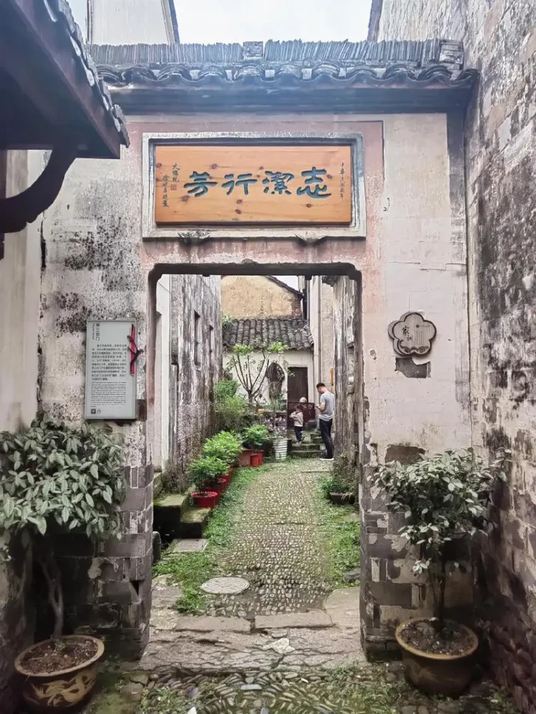 bc3d8429034f9e81f71afcf2f9a64ac1-sz_194370