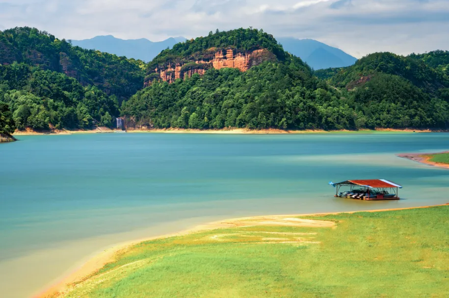 dca530c91fb452a790471f7b5f17bfcc-sz_553428