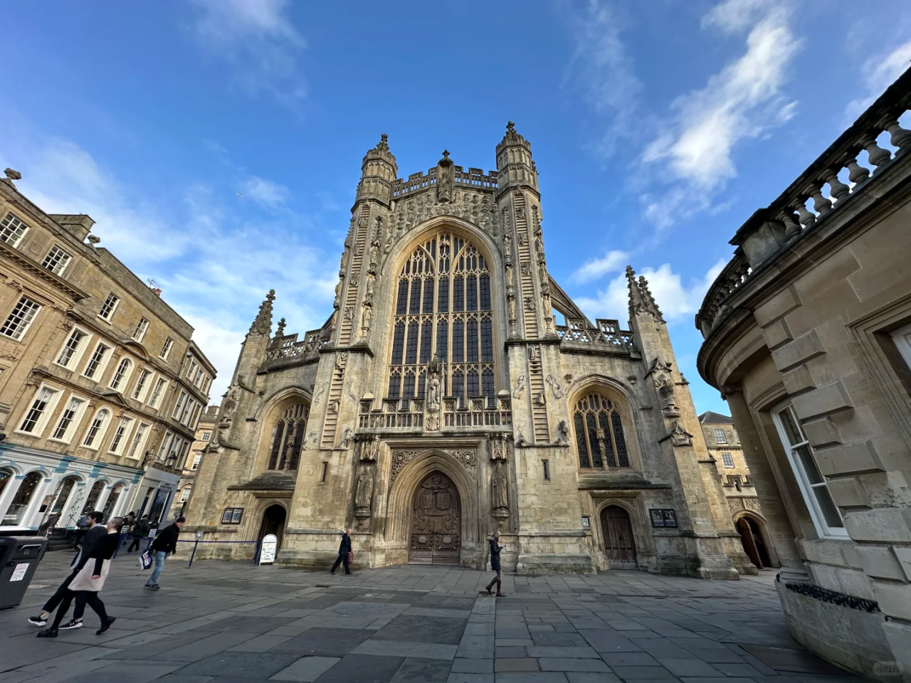 00000000KNuYsURWCddrGWYM