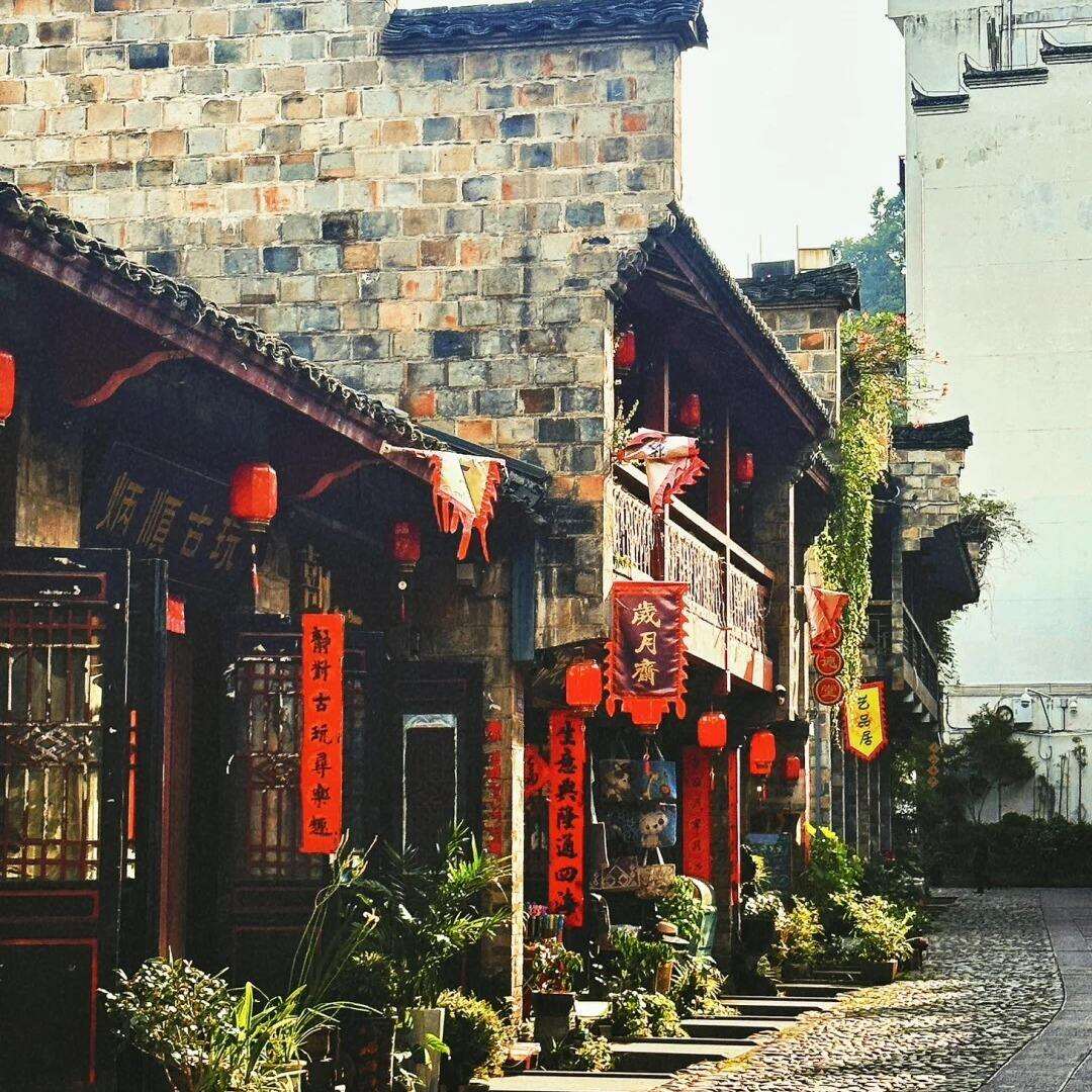 00000000LjiVqJMcAfBXgHZL-1