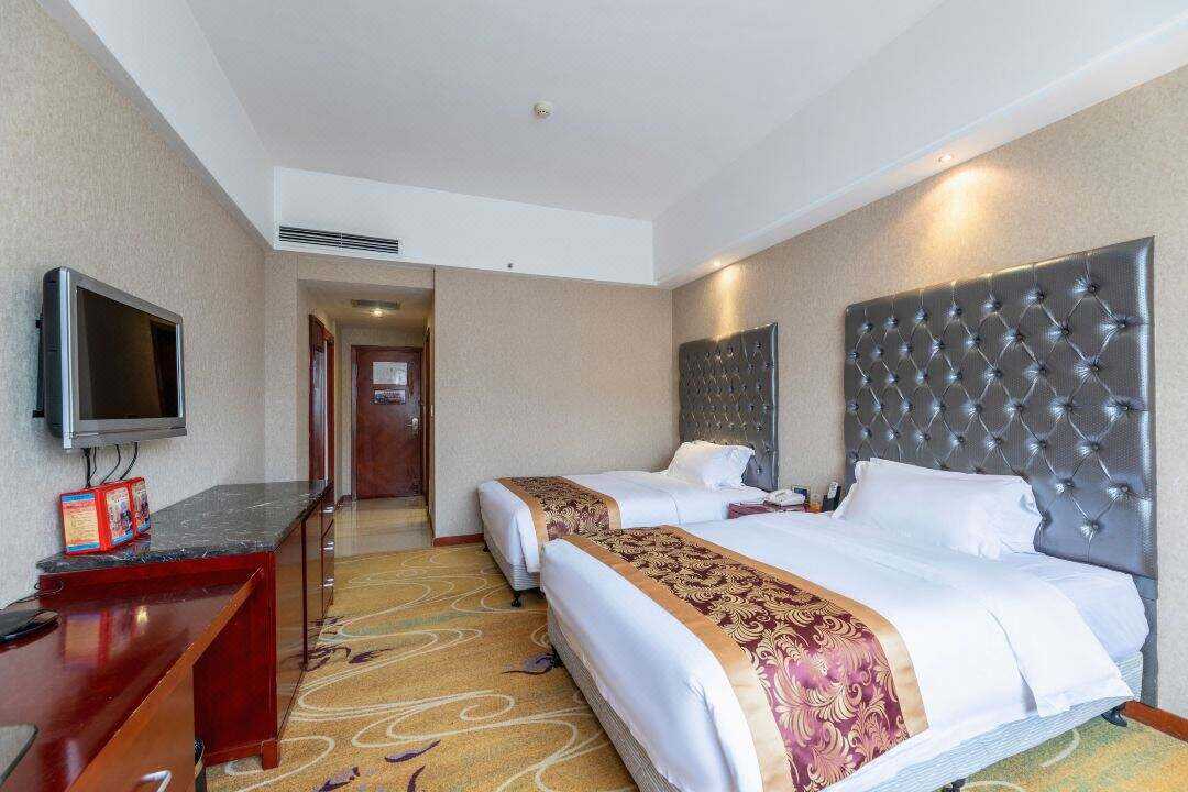 00000000RyhjQbUWarMvAmld