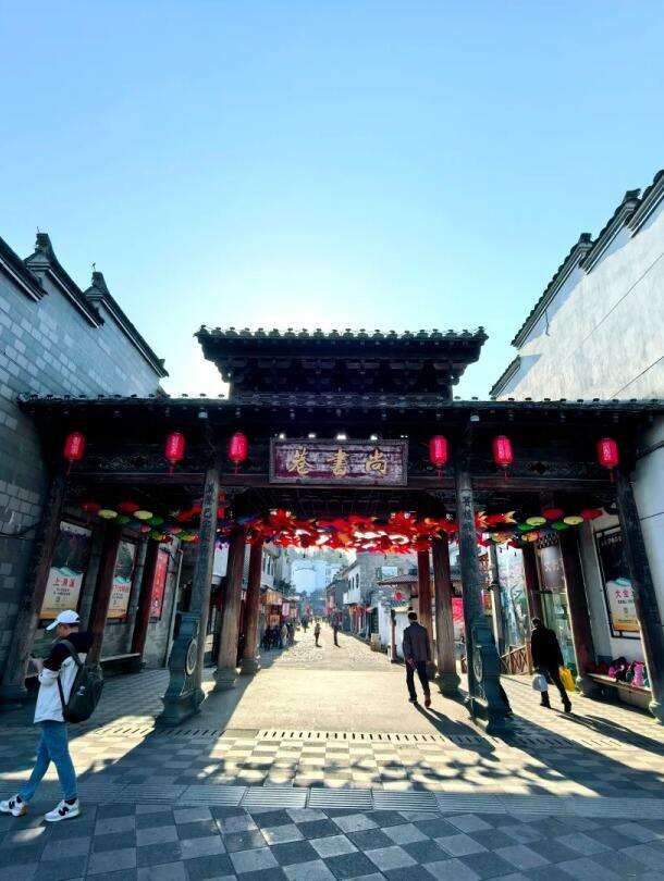 00000000WThpyFcGvPkIZQiS-1