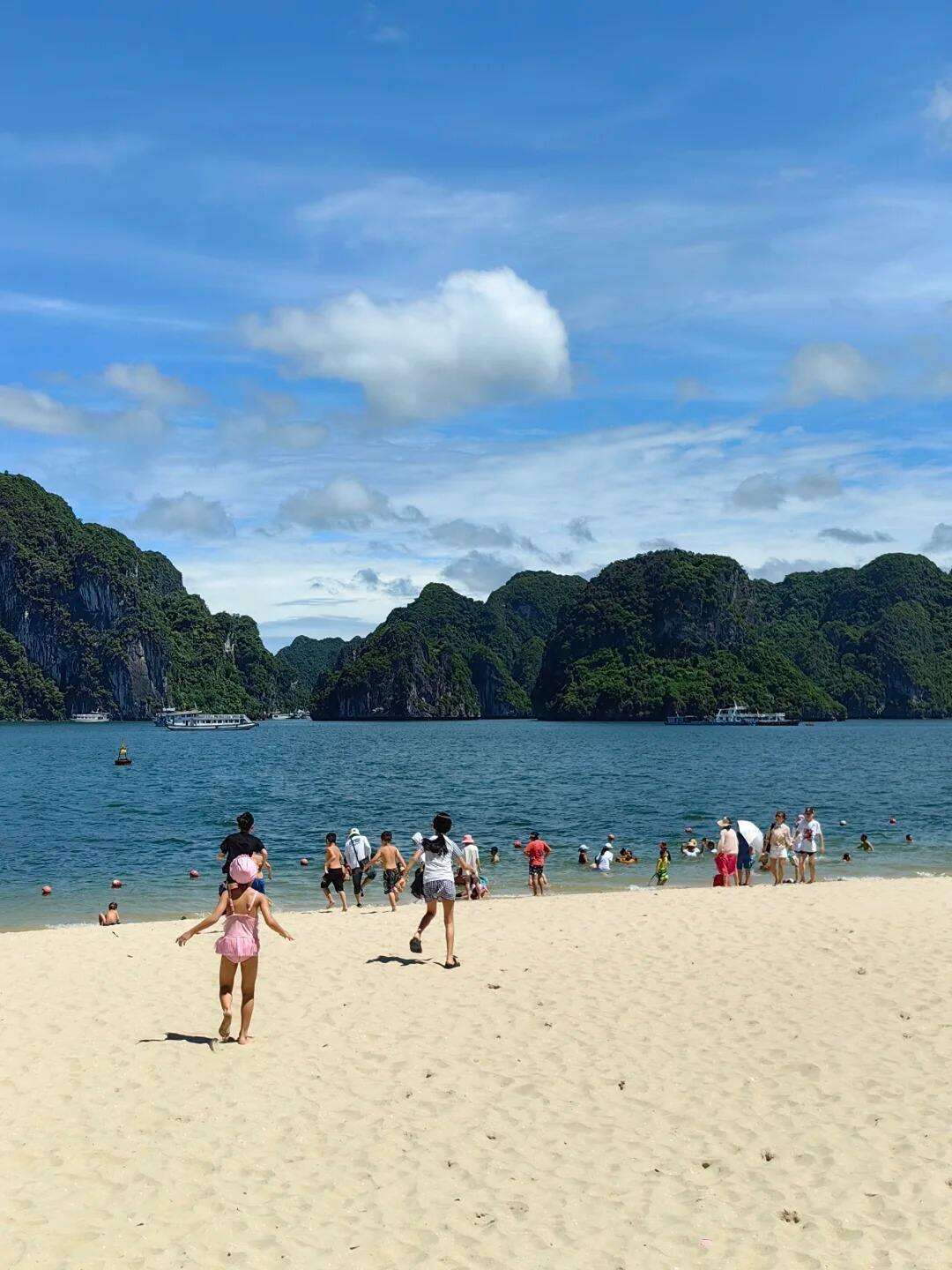 00000000fxAwXfHKudnAqUqg