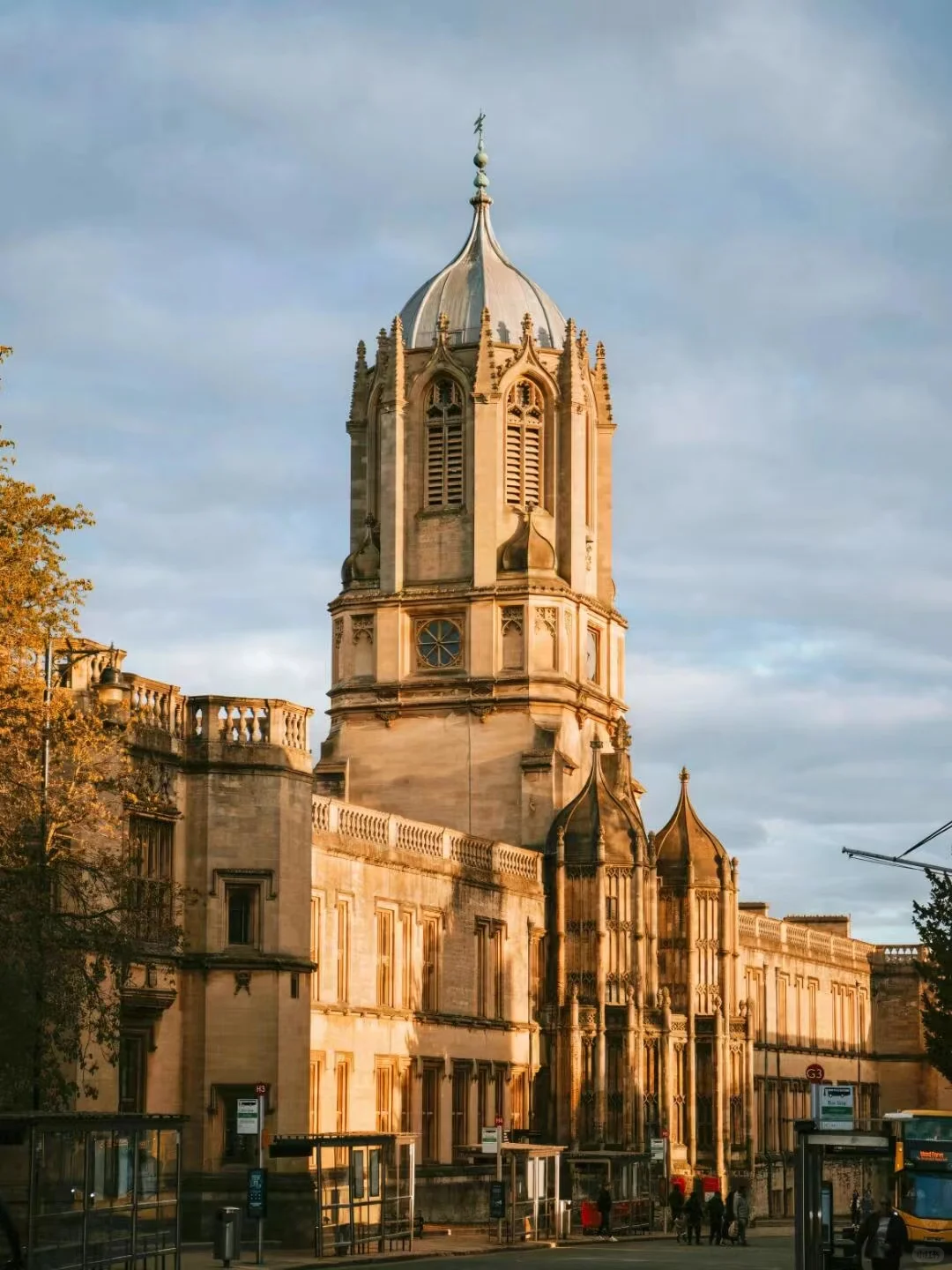 00000000iaUNWopzIZuKyJlc