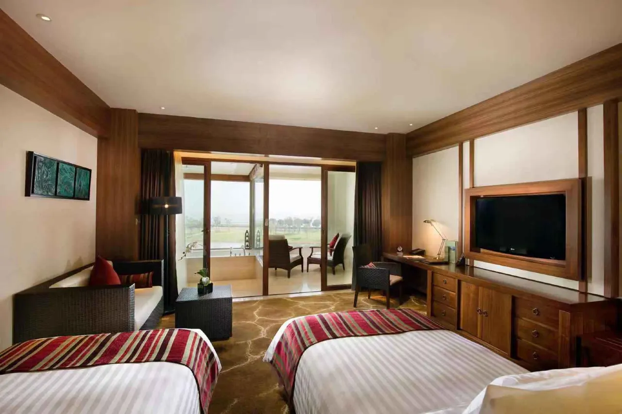 0200p120008be0lbo9174_W_1280_853_R5