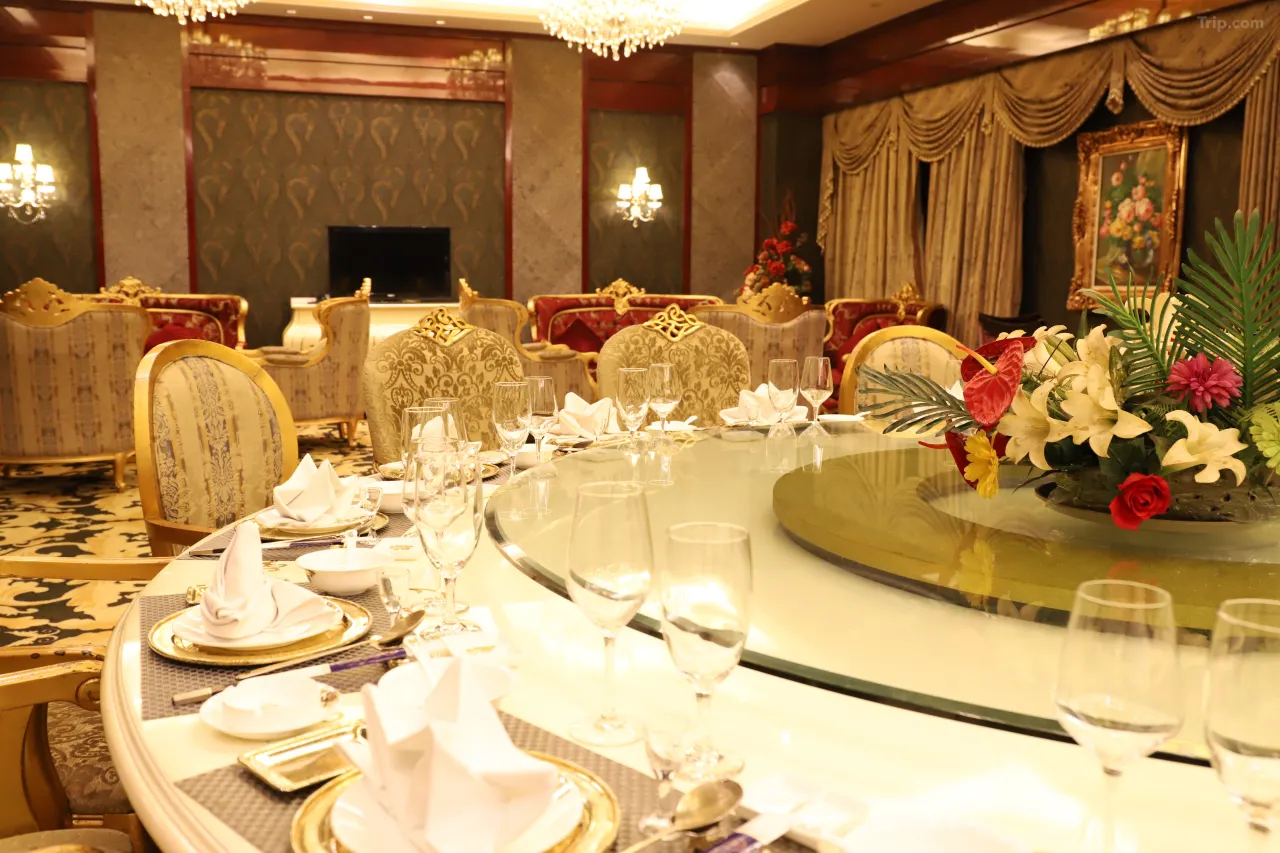 0200q120008pc1boj9D04_W_1280_853_R5-1