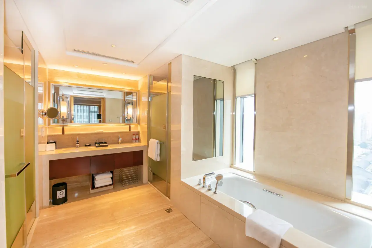 0204m120005v06f9n9686_W_1280_853_R5