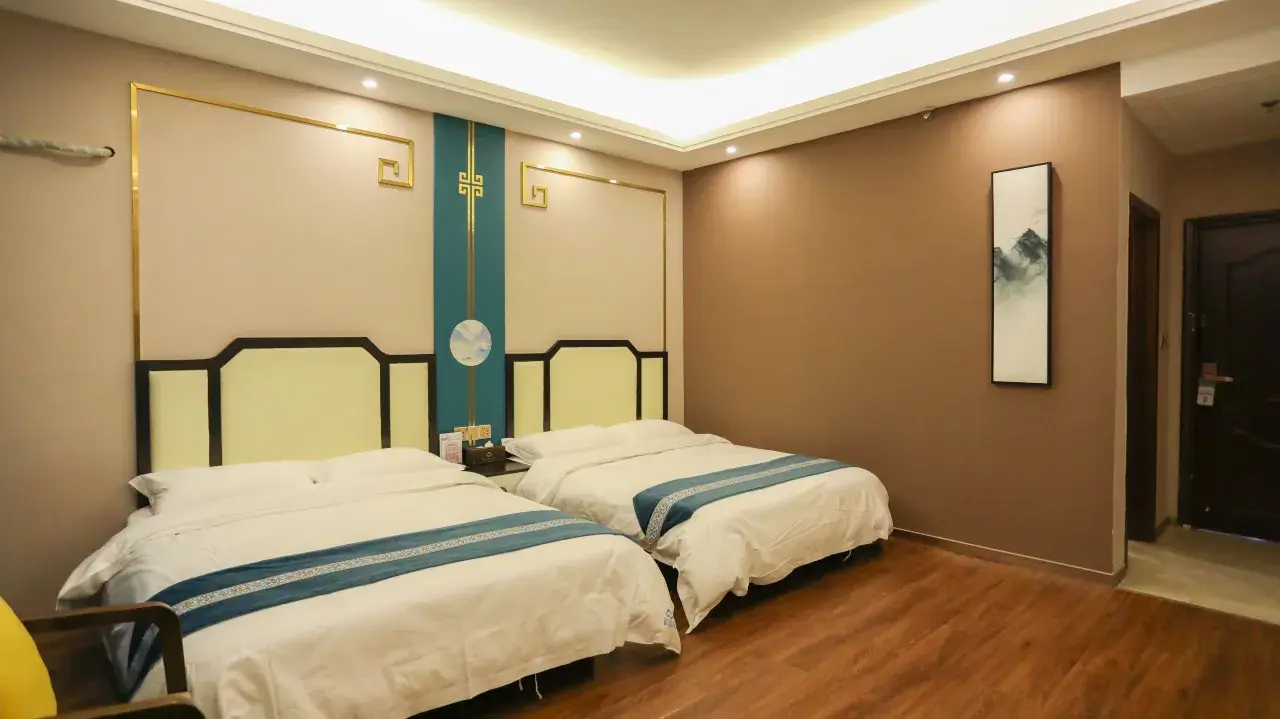 0204p12000a8si7heB021_W_1280_853_R5