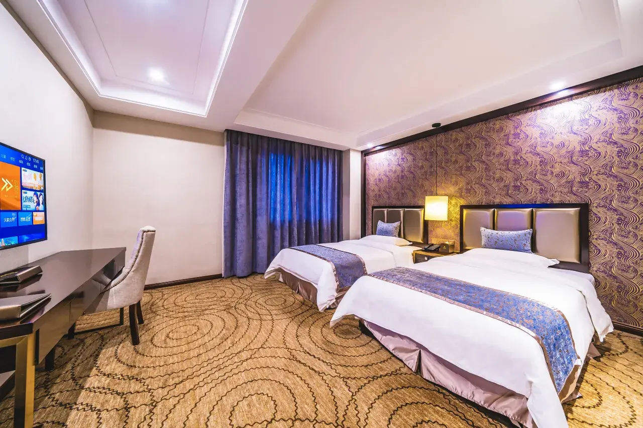 0205p120008olt6f176F8_W_1280_853_R5