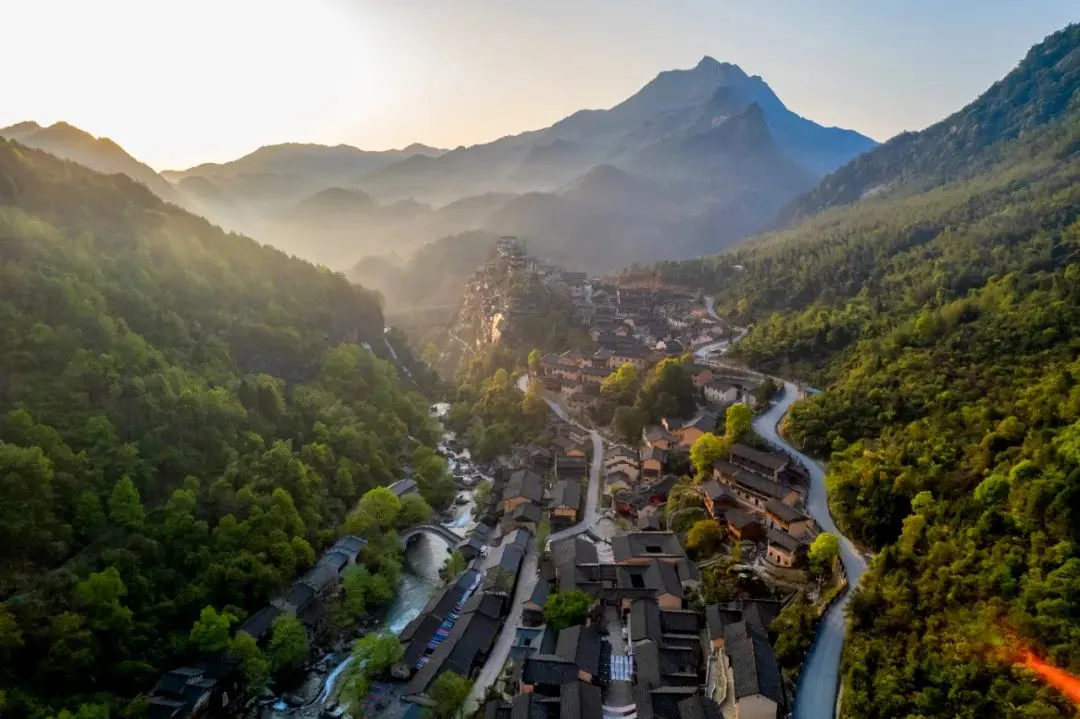 【绝壁神话望仙谷&神隐葛仙山&中华龙脊灵山&龟峰-双高精品四钻或豪华五钻纯玩王牌双夜景豪华4日游