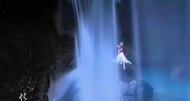 09813f1db9a09beebf1a827dd4fadcd8-sz_135679