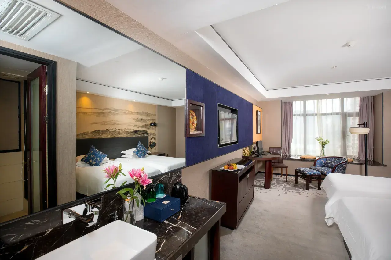 0AD0912000aymnob9E488_W_1280_853_R5-1