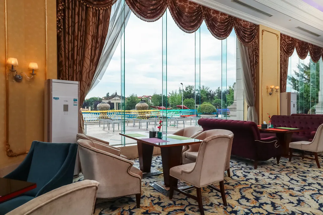 0AD4p120008w12dog9840_W_1280_853_R5