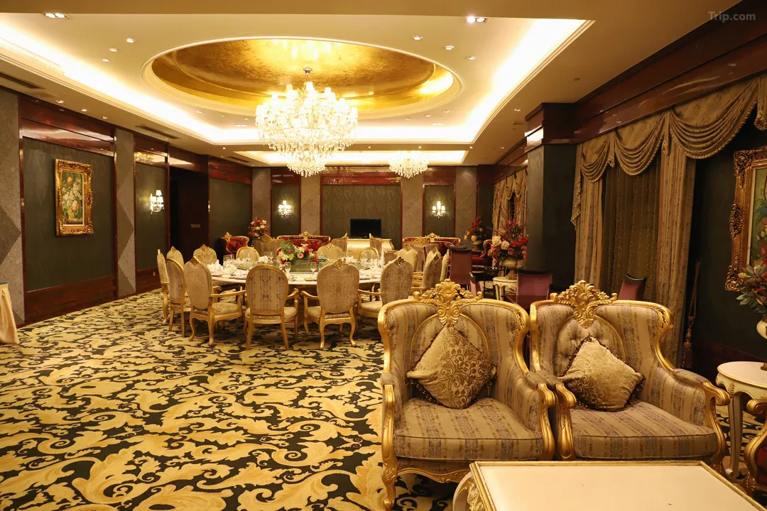 0AD64120008wnighb6C4E_W_1280_853_R5-1