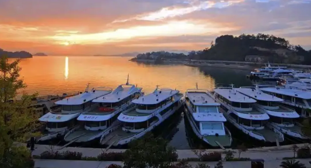 0efefd700848890e5ac71e58cdbca3b4-sz_443844 0efefd700848890e5ac71e58cdbca3b4-sz_443844