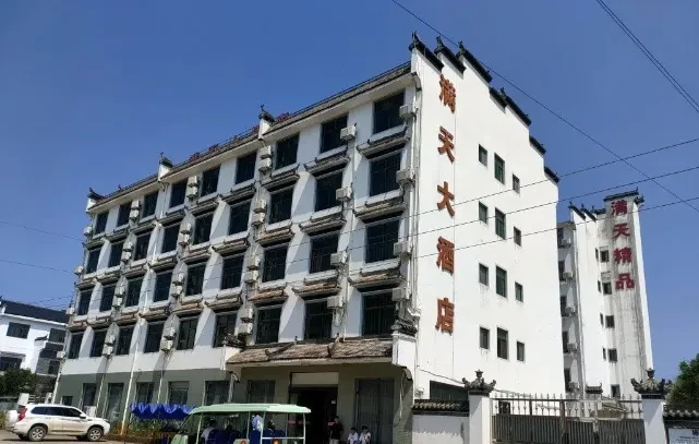 1e6ef6665b75e7163eab20036eef8db8-sz_409367