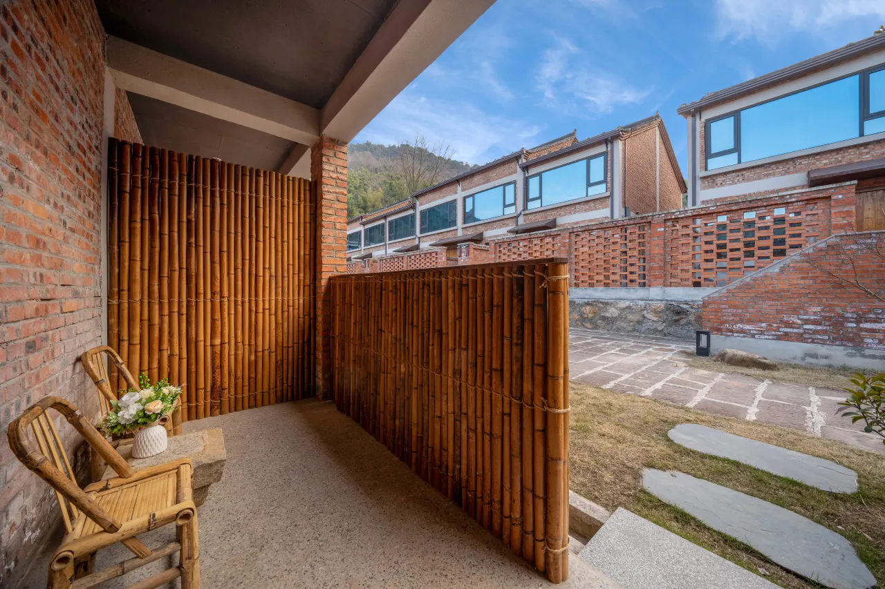 1mc0j12000hzrh9d7879D_W_1280_853_R5-1